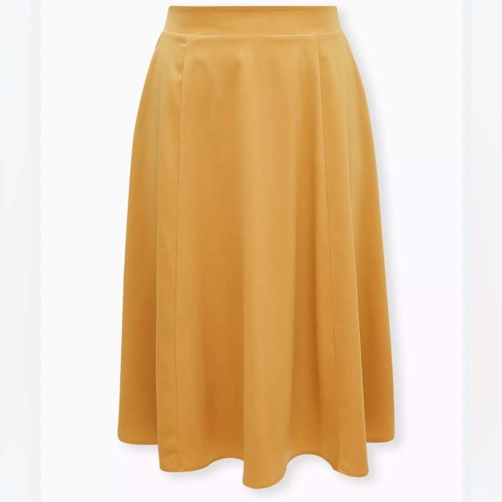 Torrid 1 Satin Tea Length Skirt pockets Size 14-16 Golden Yellow Curvy Girl